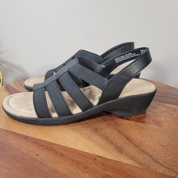 St. John's Bay Black Stretchy Straps Slip On Sandals Size 8 - Picture 10 of 17